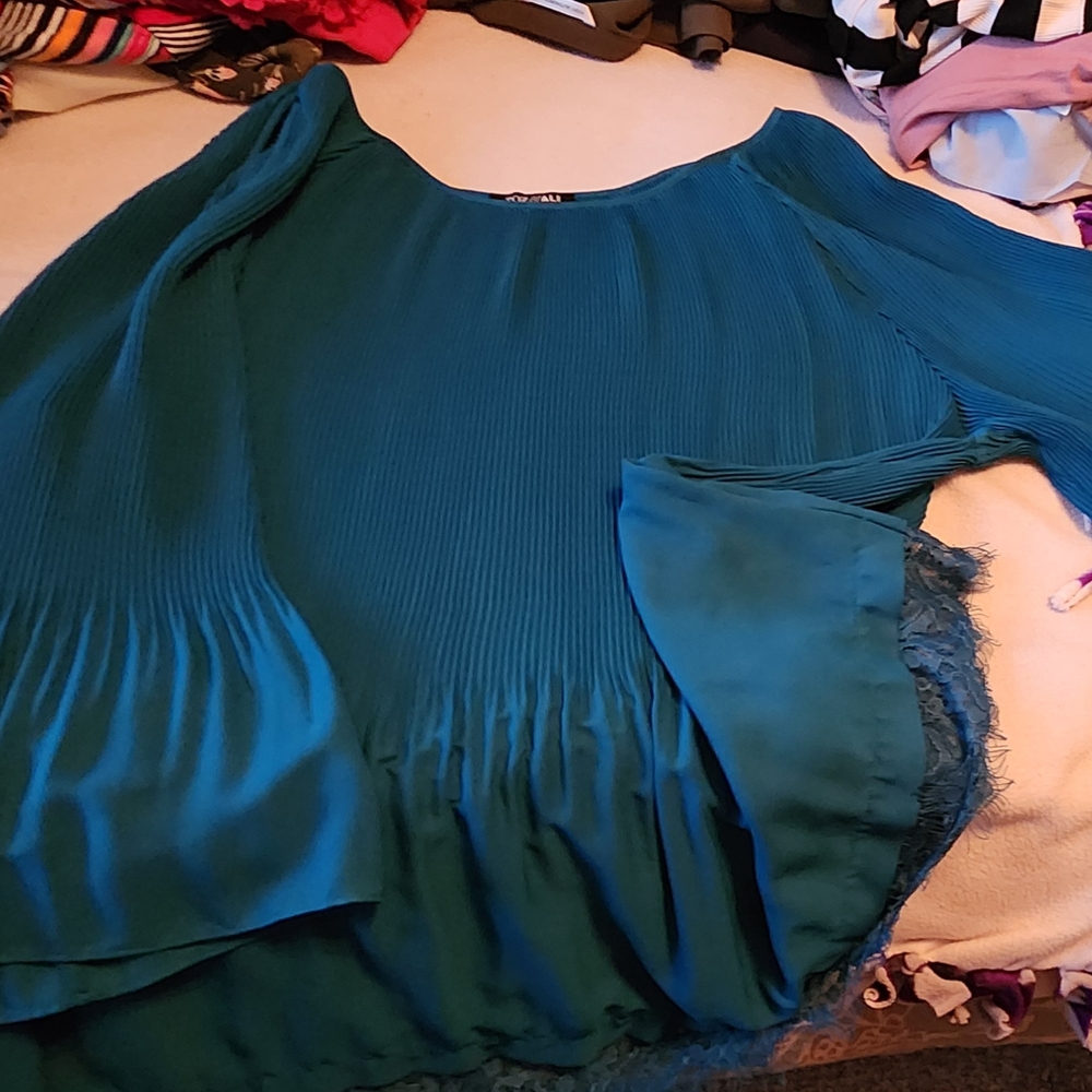 Dress Barn Blue Relaxed Pleated 3/4 Sleeve Blouse